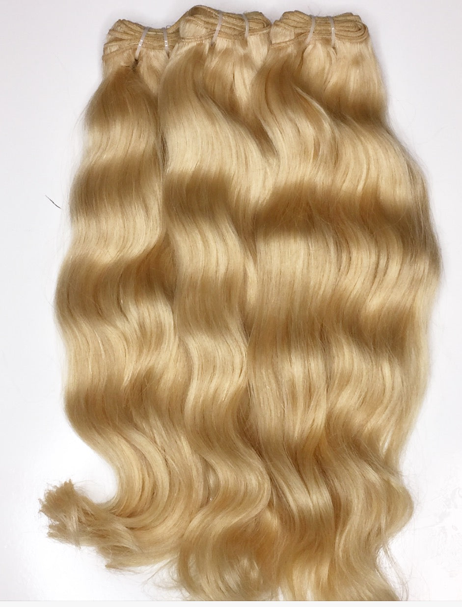 Blondie 613 Wavy Tresses